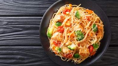 Lemon Chicken Spaghetti Squash with Spinach & Tomatoes