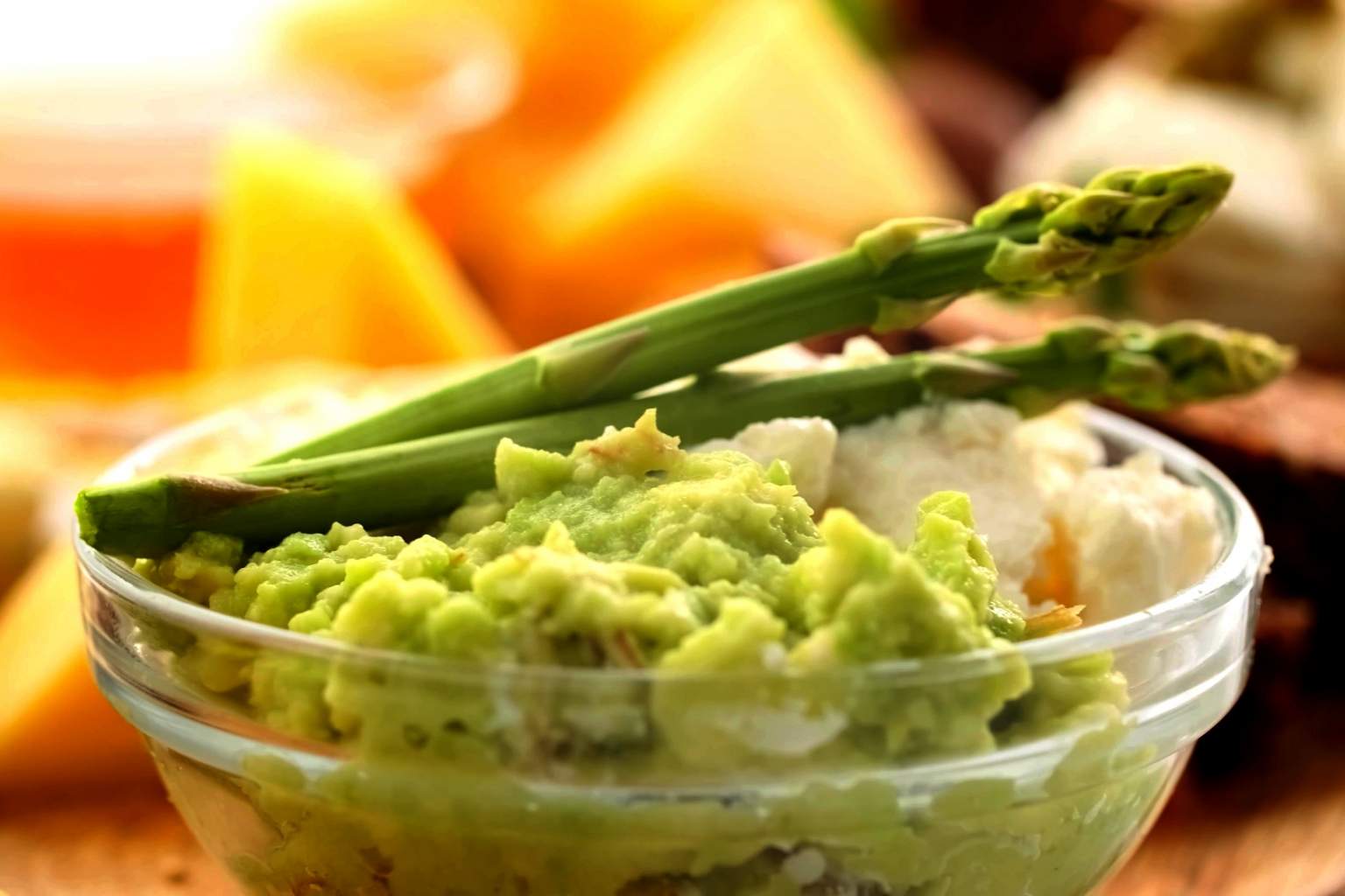 Fresh Asparagus Guacamole